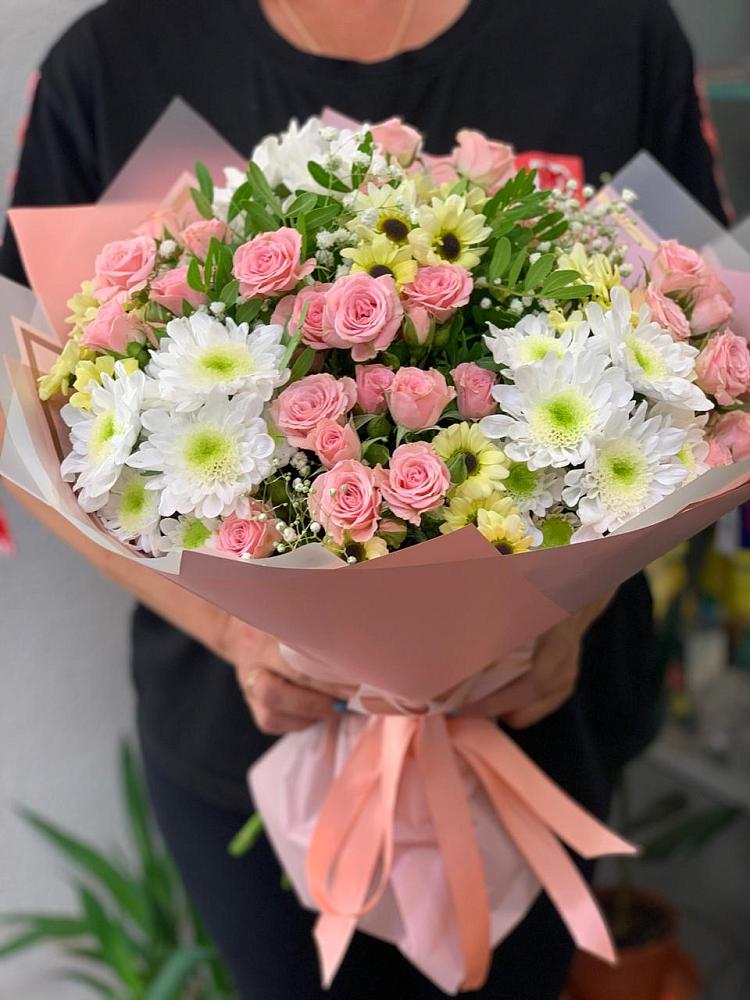 Букет цветов из: Розы и Хризантемы в Каскара
