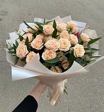 Букет Кремовые розы Латте в Каскара