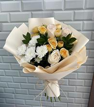 Букет цветов из:  Розы и Хризантемы в Каскара