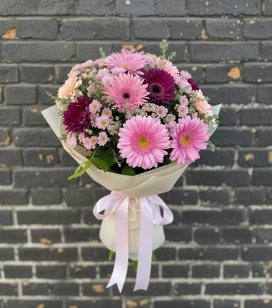 Букет цветов из: Герберы и Хризантемы в Каскара
