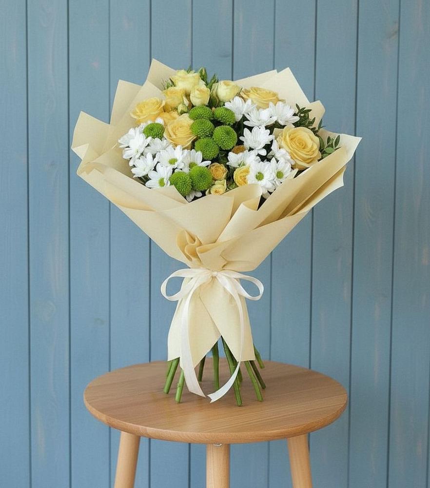 Букет цветов из: Хризантемы и Розы в Каскара