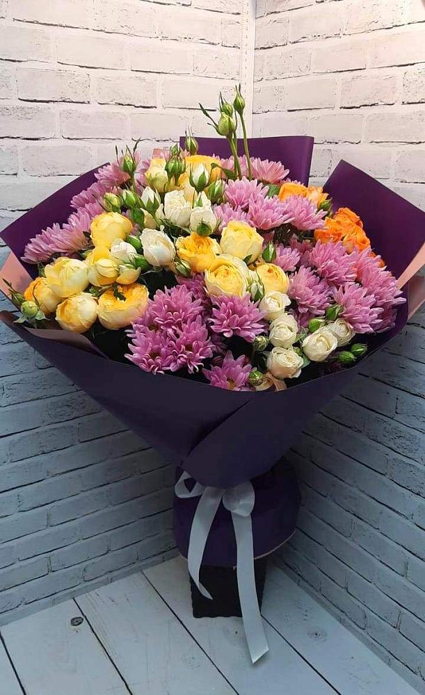 Букет цветов из: Хризантемы и Розы в Каскара