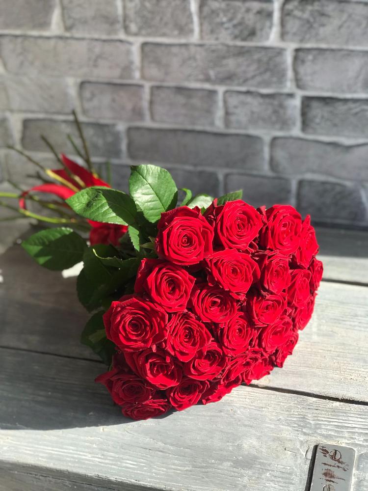 Букет Красные розы Фридом в Каскара