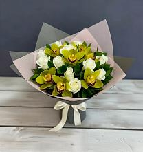 Букет цветов из:  Орхидеи и Розы в Каскара