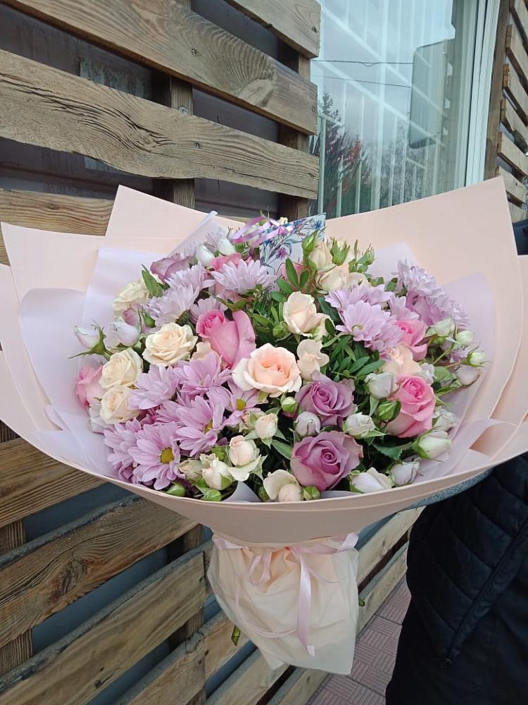 Букет цветов из: Розы и Хризантемы в Каскара