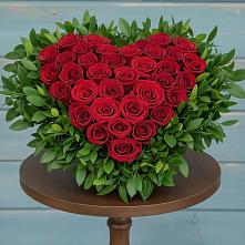 Цветочная композиция из Розы в виде сердца в Каскара