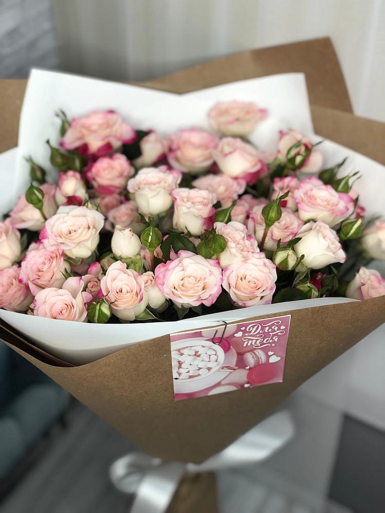 Букет цветов из: Розы в Каскара