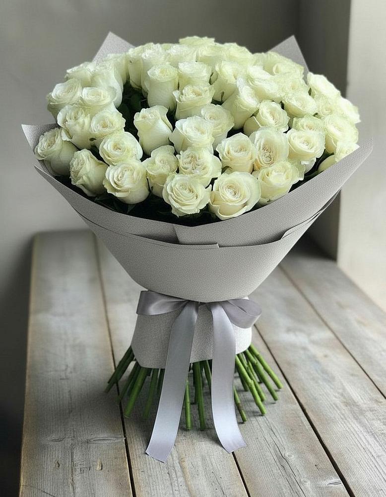 Букет 35 Белых роз в Каскара