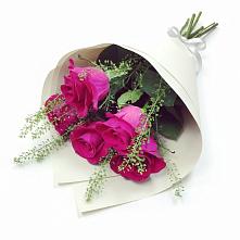 Букет цветов из:  Розы в Каскара