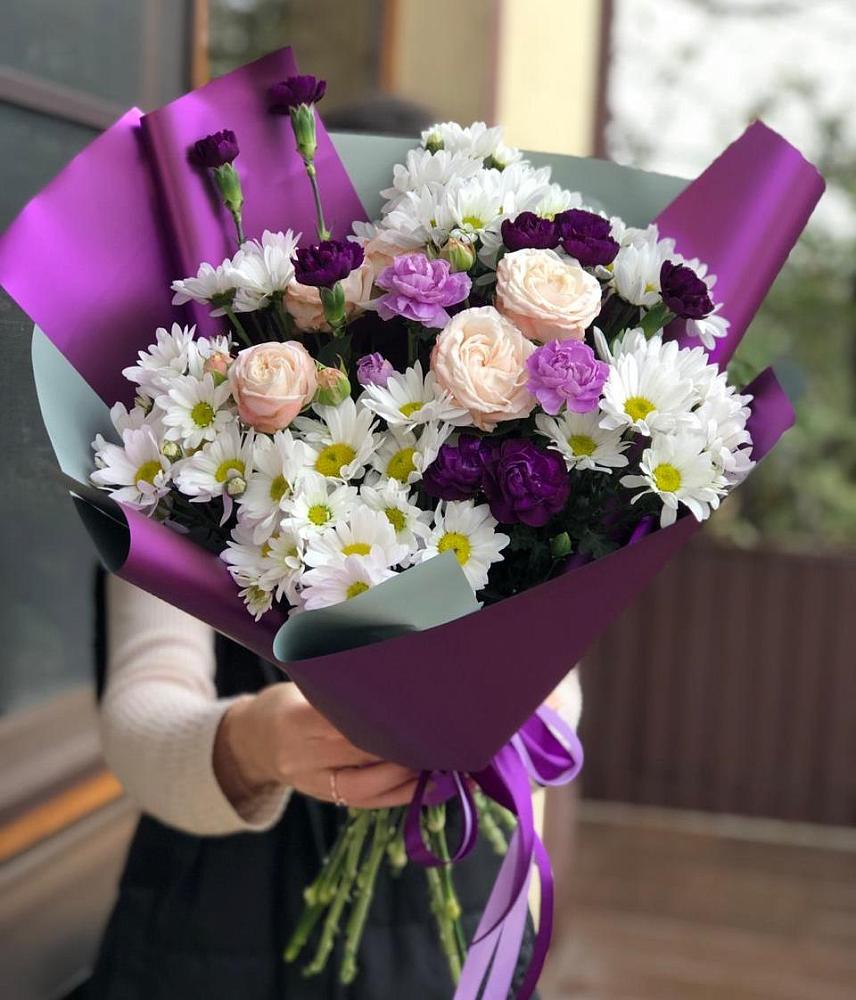 Букет цветов из: Хризантемы, Гвоздики и Розы в Каскара