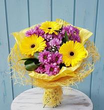 Букет цветов из:  Хризантемы и Герберы в Каскара