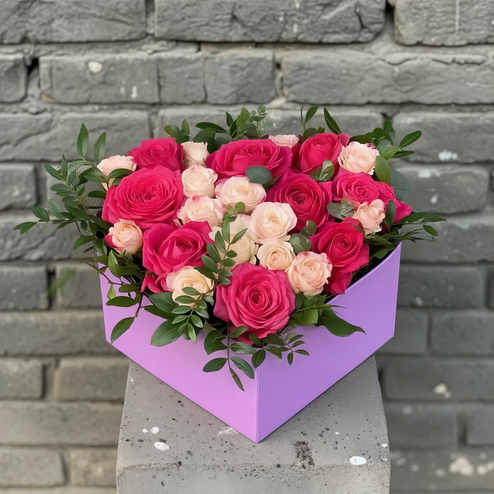 Цветочная композиция из Розы в коробке в Каскара