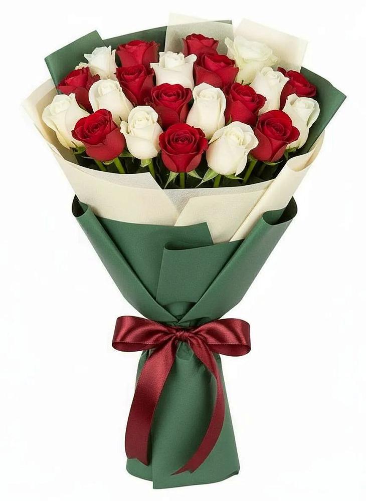 Букет Микс из красных и белых роз в Каскара
