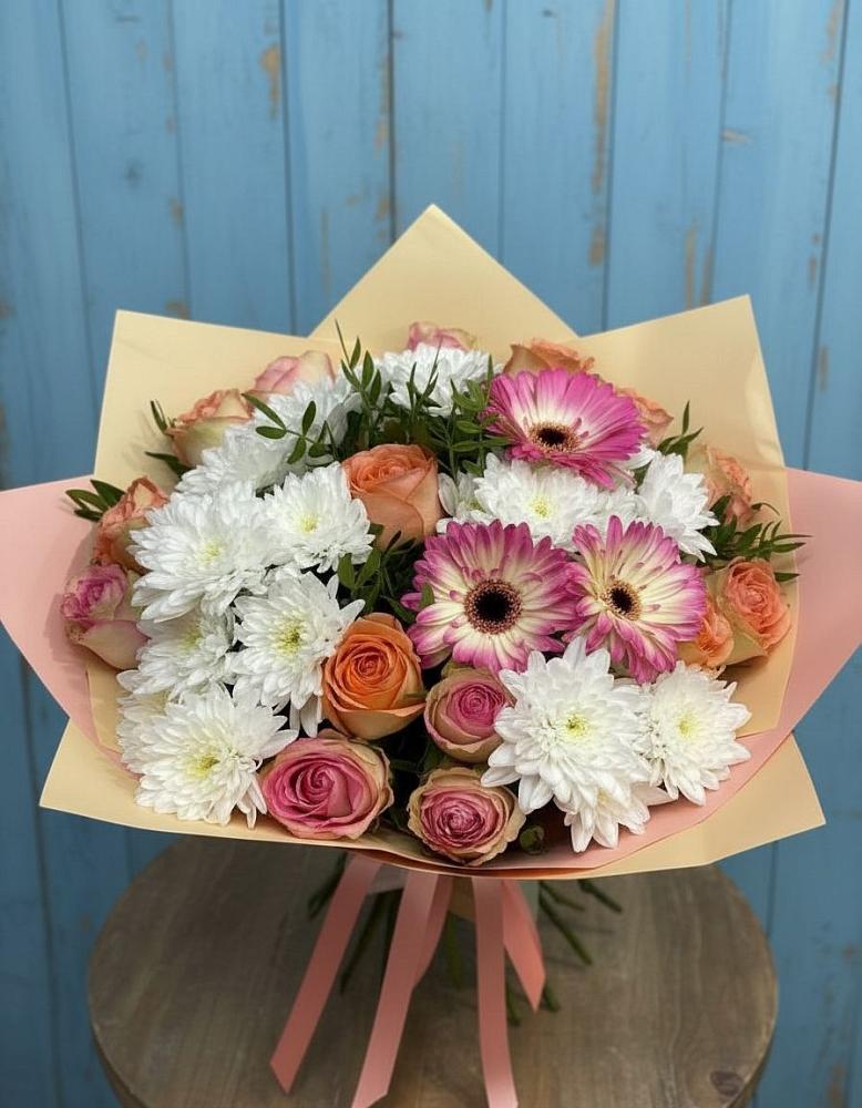 Букет цветов из: Розы, Герберы и Хризантемы в Каскара