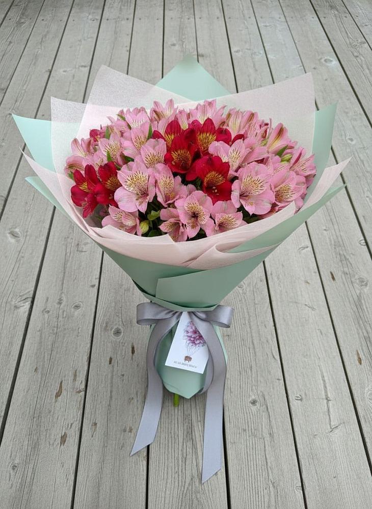 Букет цветов из: Альстромерии в Каскара