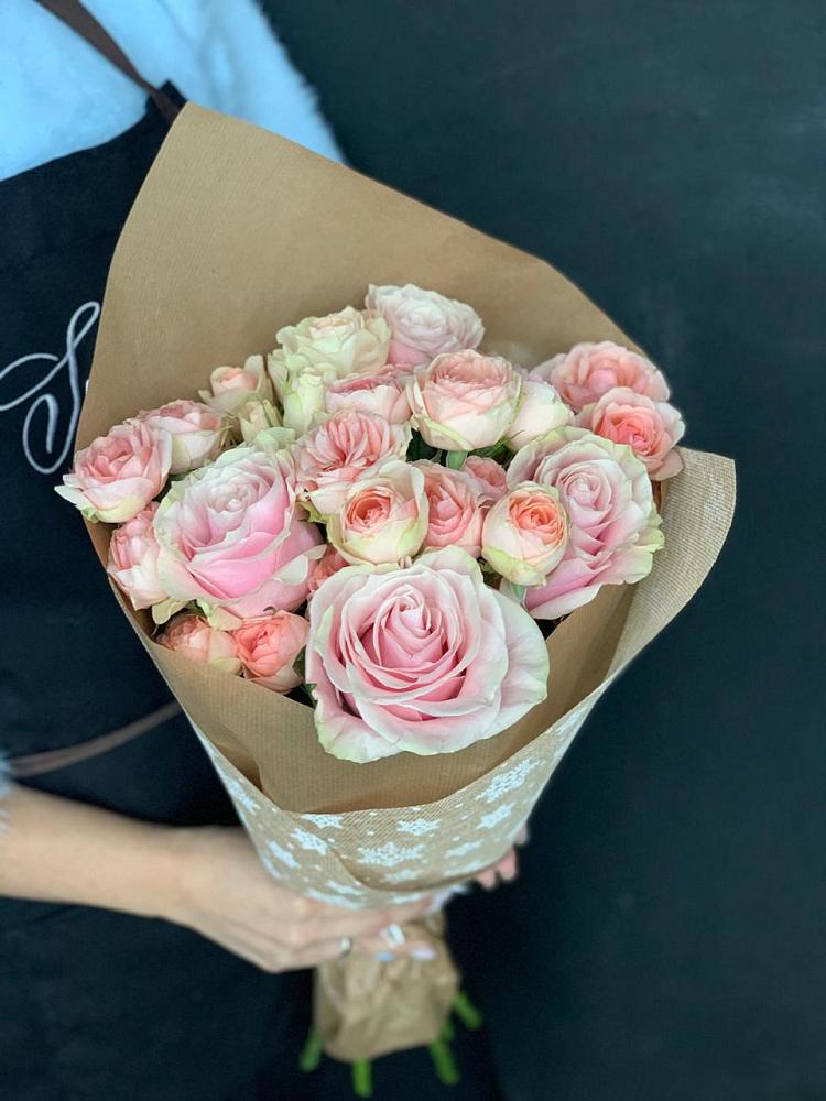 Букет цветов из: Хризантемы и Розы в Каскара