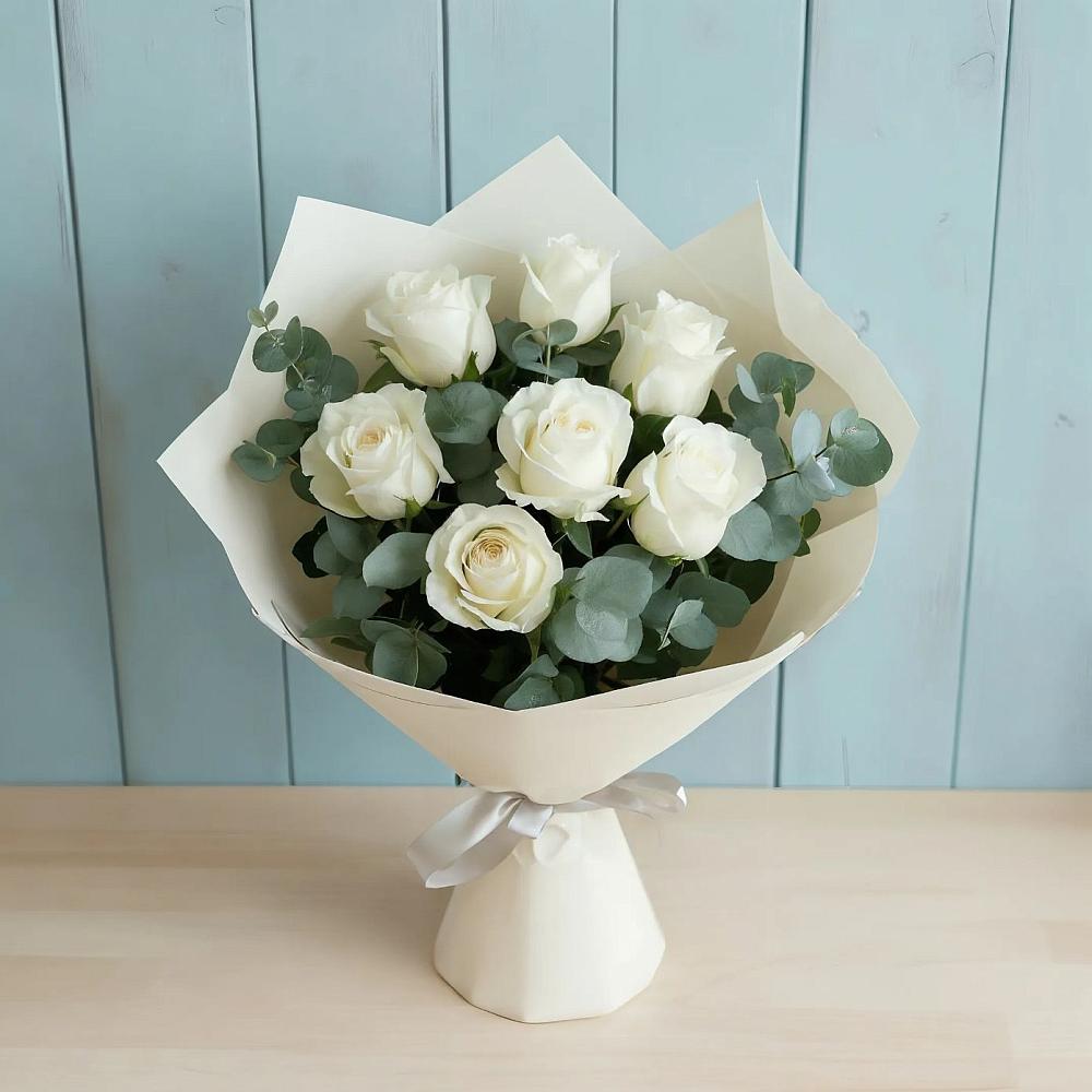 Букет Белые розы в Эвкалипте в Каскара