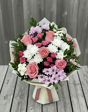Букет цветов из:  Альстромерии, Гвоздики, Розы и Хризантемы в Каскара
