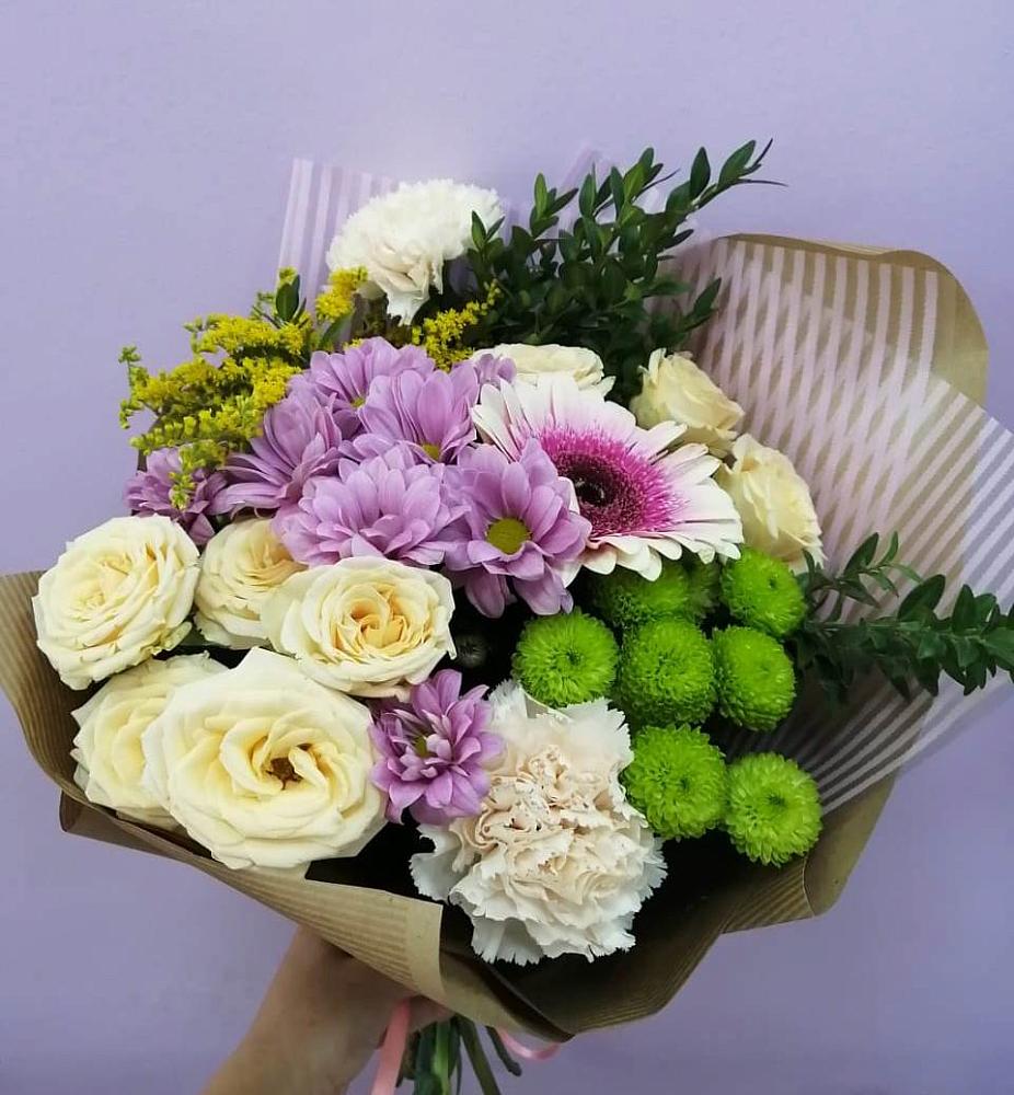 Букет цветов из: Хризантемы, Розы, Гвоздики и Герберы в Каскара