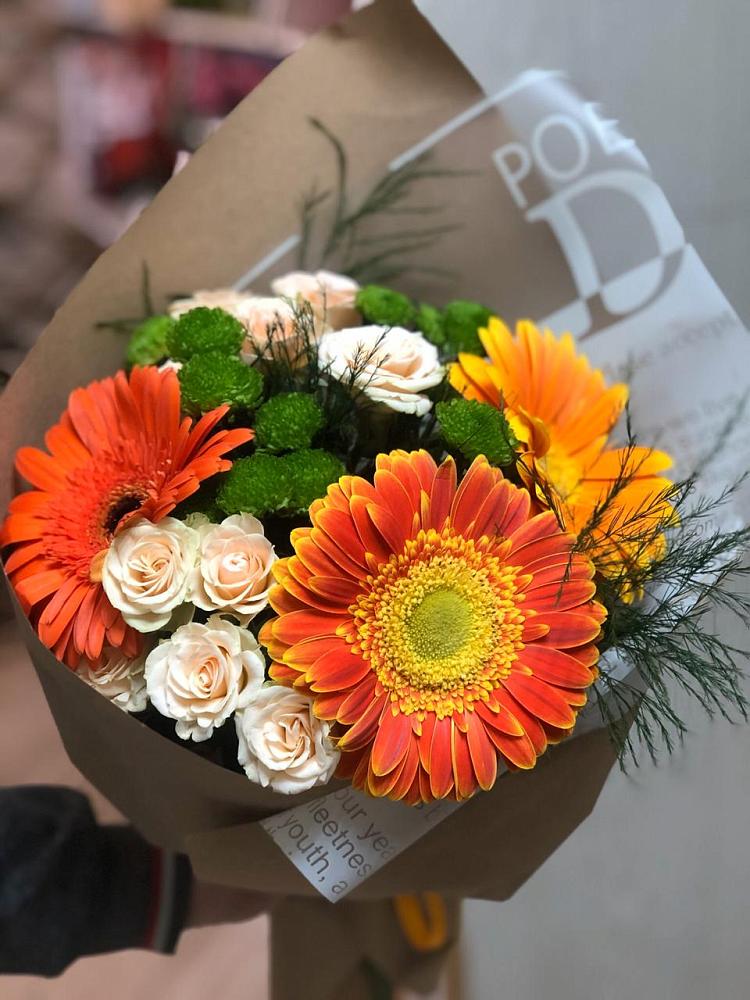 Букет цветов из: Герберы, Хризантемы и Розы в Каскара