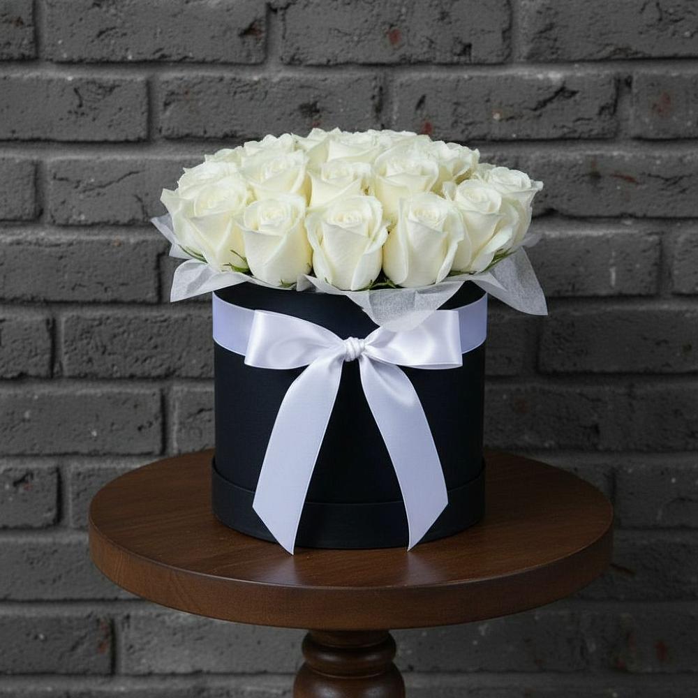 Цветочная композиция из Розы в шляпной коробке в Каскара