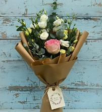 Букет цветов из:  Розы и Лизиантусы в Каскара