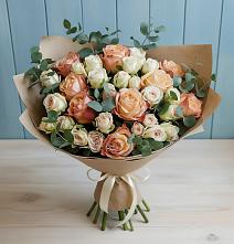 Букет цветов из:  Альстромерии и Розы в Каскара