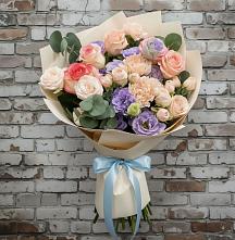 Букет цветов из:  Розы, Лизиантусы и Гвоздики в Каскара