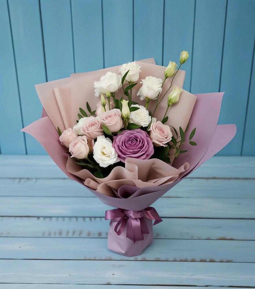 Букет цветов из: Розы и Лизиантусы в Каскара